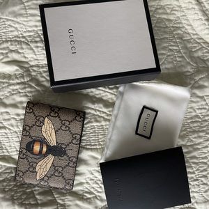 GUCCI WALLET MEN/WOMEN - BRAND NEW